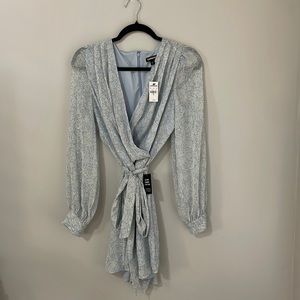NWT- EXPRESS-Med-Wrap Tie Romper - Blue/Gold/White Floral